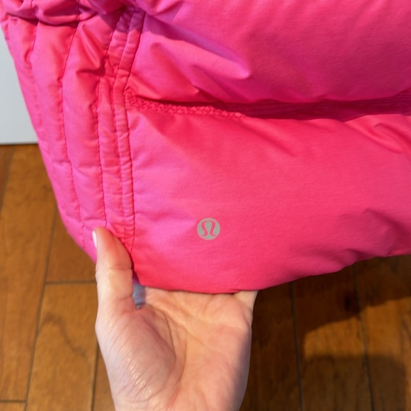 Lululemon reversible vest with hood size 4 - Picture 5 of 8